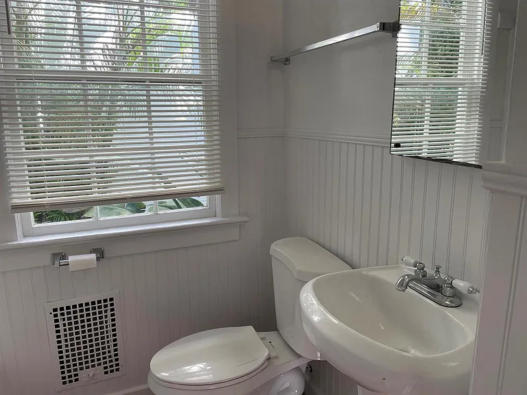 150 Australian Ave — Photo 11