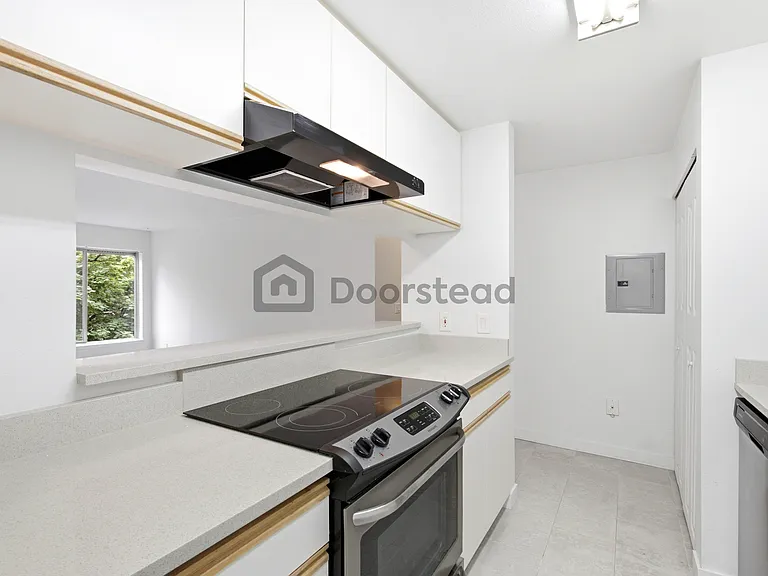 601 Summit Ave E #203 — Photo 20