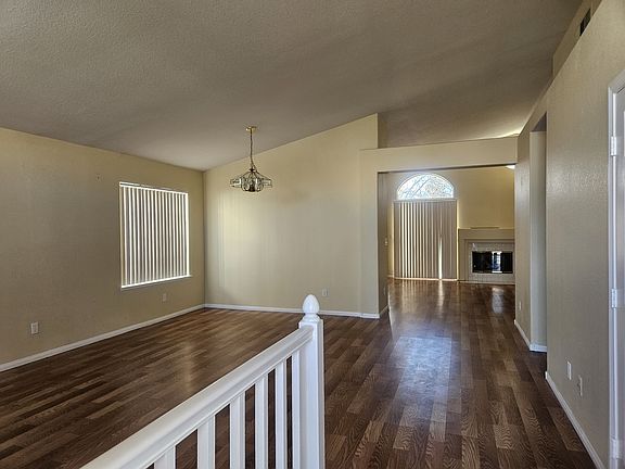 2nd image of 2320 Hunt Club St