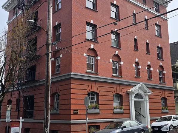 118 NW King Ave APT 3, Portland, OR 97210