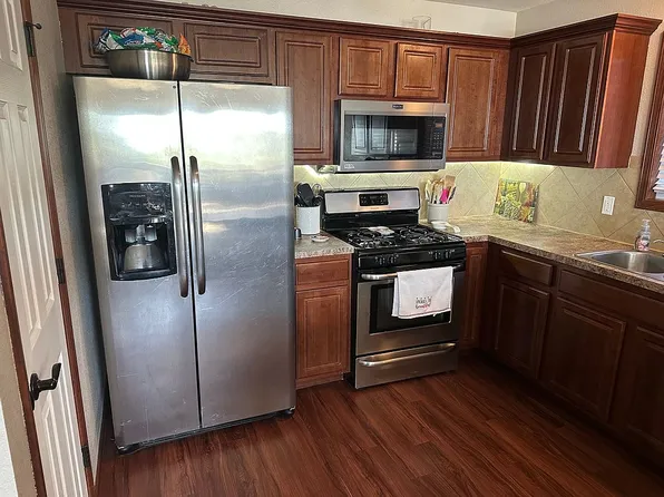 1204 Saint Patricks Dr, Chapman, KS 67431