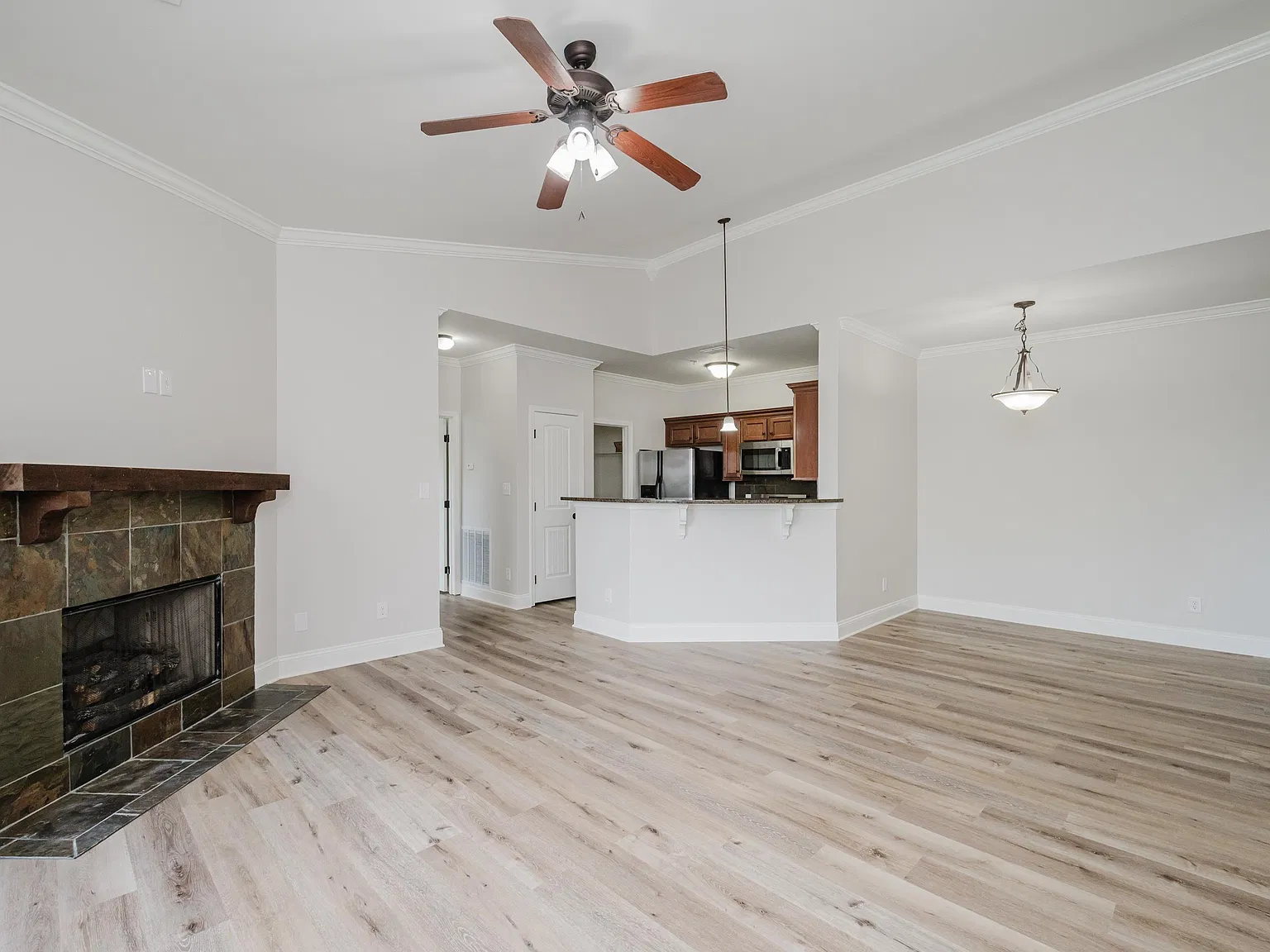 2 bed, 2.0 bath, $1,650 — Photo 4
