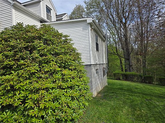 5th image of 728 Margaret St