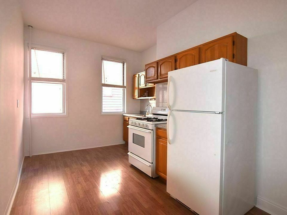 1st image of 92 Eckford St #2P