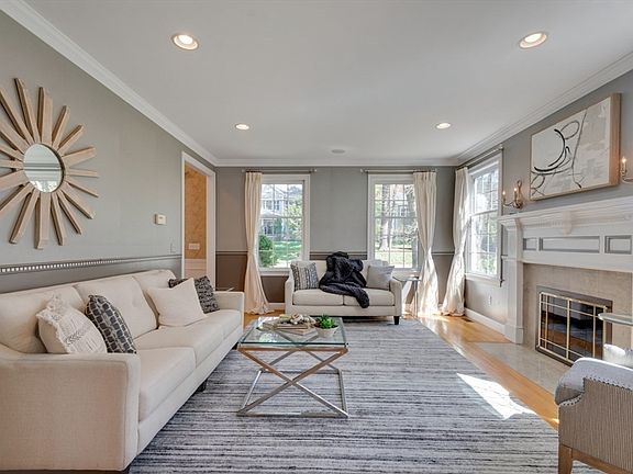 5th image of 89 Green St