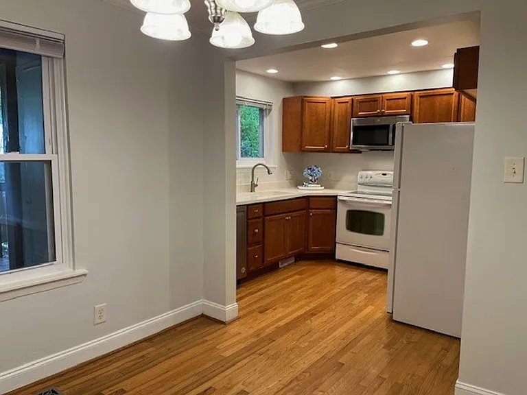 107 Sue Ann Ct #B — Photo 4