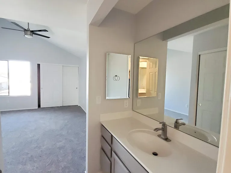 9435 N 59th Ave #3 — Photo 14