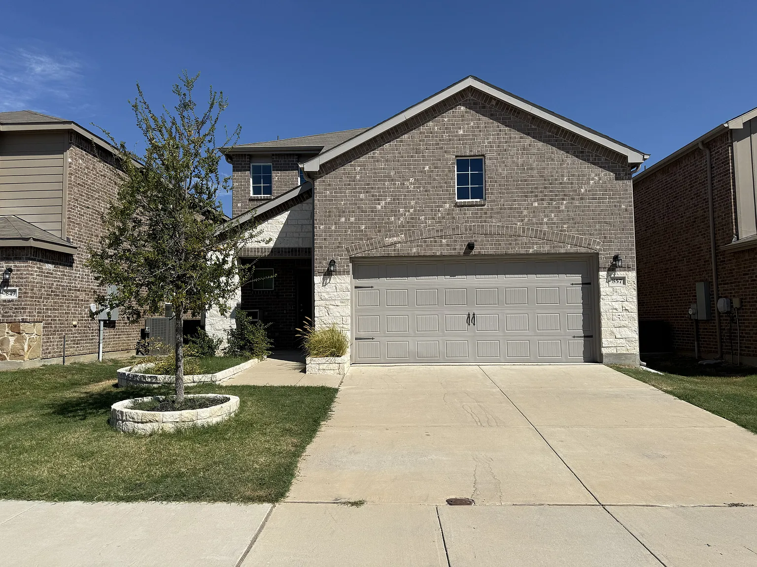 4 bed, 2418 sqft, $2,200 — Photo 1