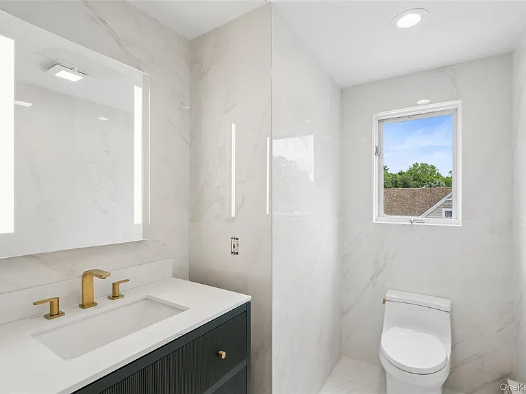 67 Parkway Dr — Photo 41