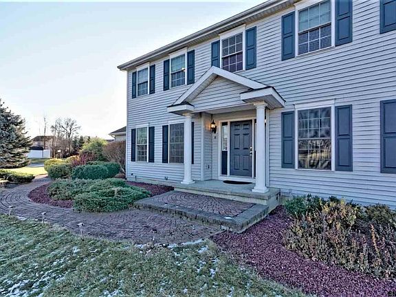5th image of 18 Mallard Dr