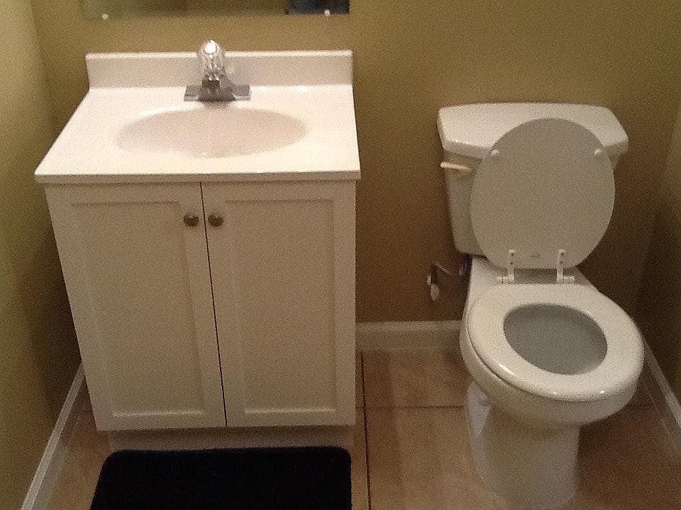 1/2 Bathroom