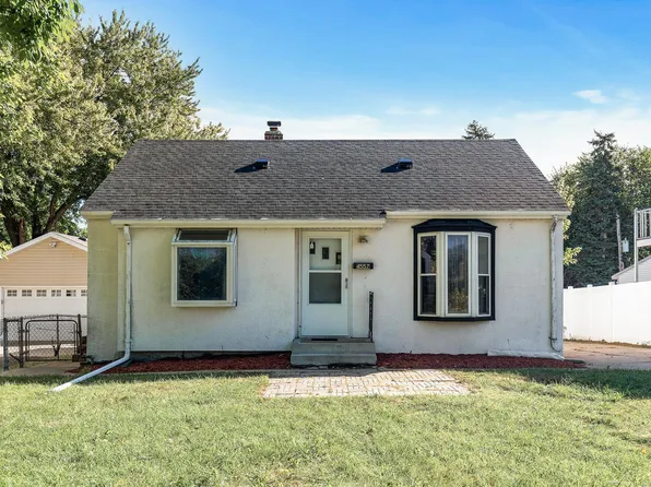 4557 Chatham Rd NE, Columbia Heights, MN 55421