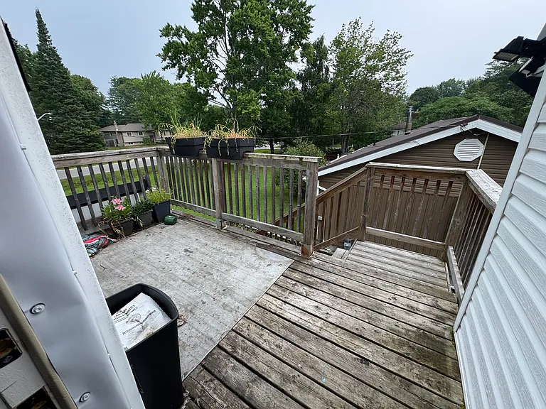 741 Trinity St — Photo 10