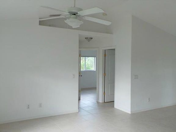 2nd image of 3102 Cordova Ter