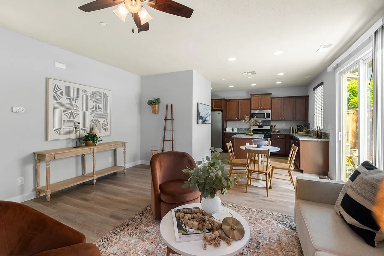 741 Candela Cir — Photo 4
