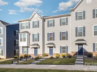 2208 Autumn Olive Ln, Matthews, NC 28104