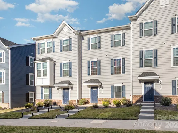 2208 Autumn Olive Ln, Matthews, NC 28104