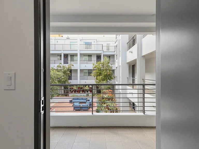 Large-Size Patio with Courtyard Views
