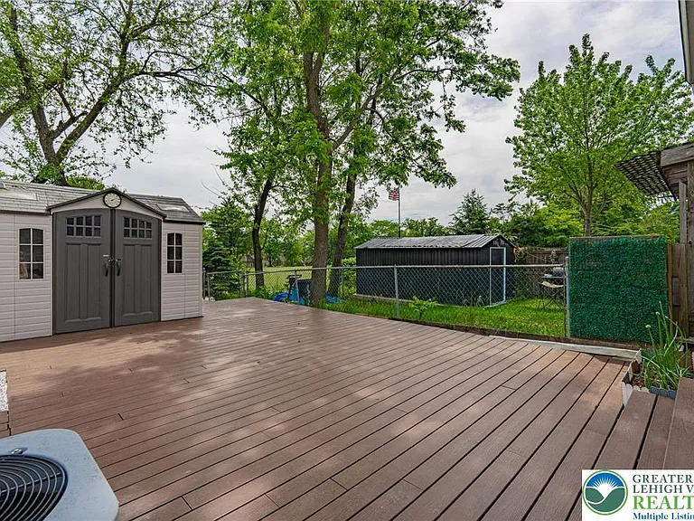 5650 Greens Dr — Photo 27