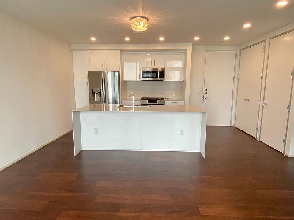 1st image of 301 West Ave #1002