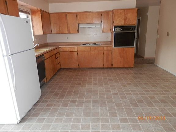 4th image of 2274 Pine St