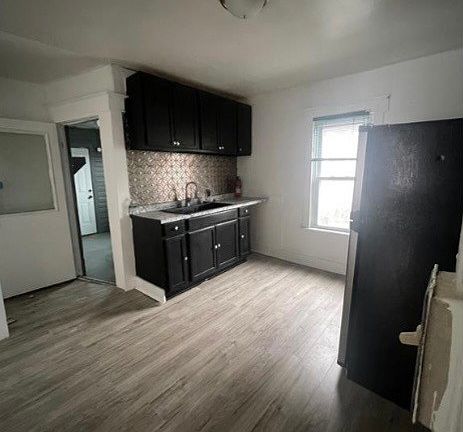 5th image of 52 Holland St