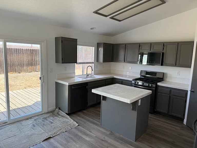 31548 Hamburg Cir — Photo 11