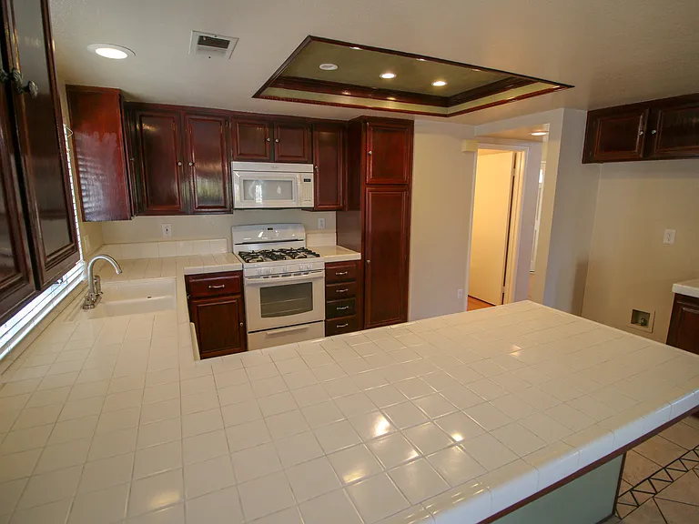 17716 Streamside Ln — Photo 8