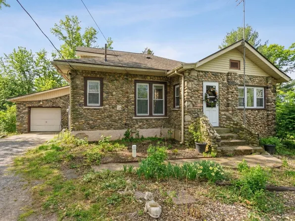 8256 E State Road 2, New Carlisle, IN 46552