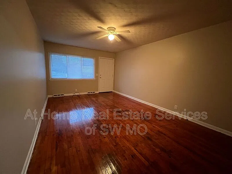 2 bed, 1.0 bath, 900 sqft, $780 — Photo 3