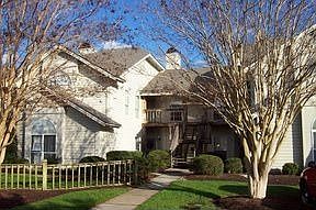 1st image of 549 E Lake Cir