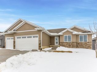 281 Battle Creek Dr, Marion, IA 52302