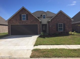 124 Raven Cliff Ln, Broussard, LA 70518