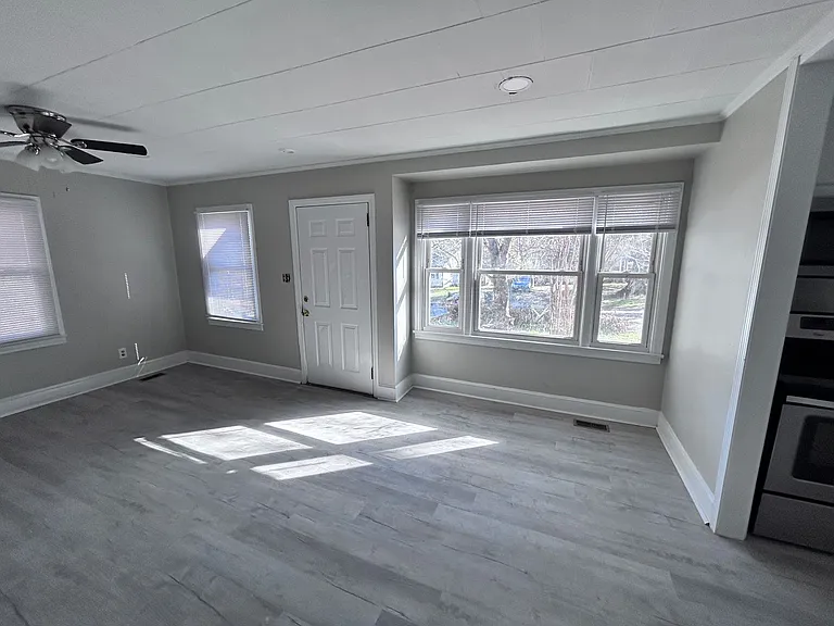 1408 Poston Cir — Photo 2