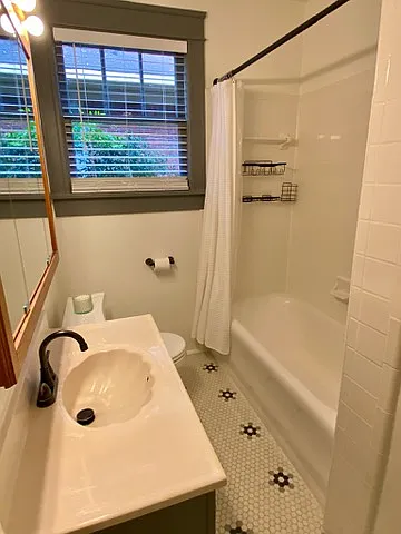 1978 Snowden Ave #2 — Photo 11