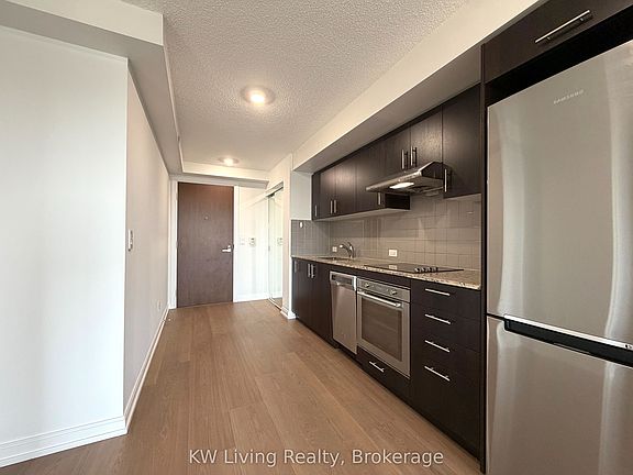 4th image of 255 Village Green Sq #1707