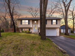 6402 N Shore Ave, Spring Grove, IL 60081