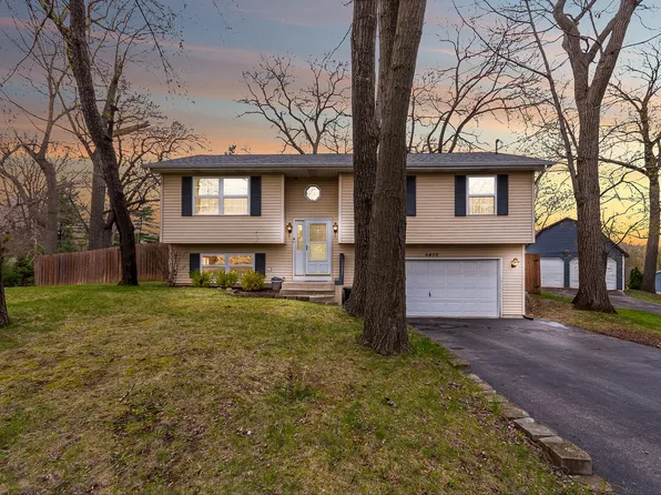 6402 N Shore Ave, Spring Grove, IL 60081