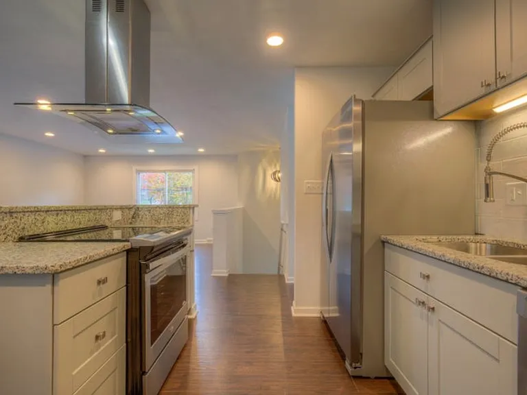 5822 Merriman Rd — Photo 7