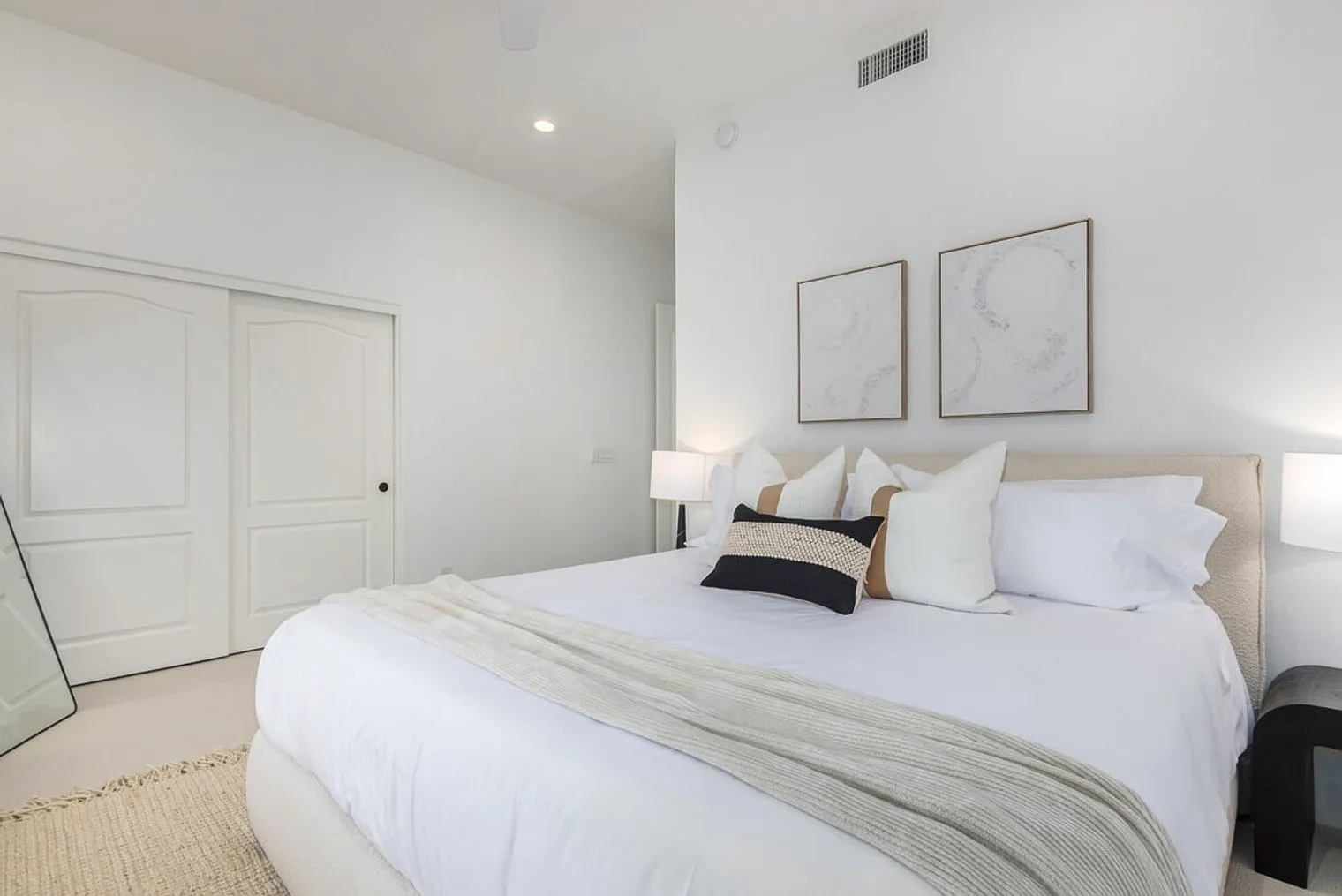 5 bed, 3.0 bath, 4294 sqft, $24,327 — Photo 4
