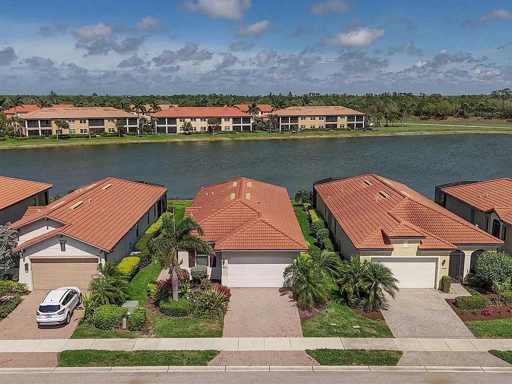 2 bed, 2.0 bath, 1581 sqft, $2,750 — Photo 2