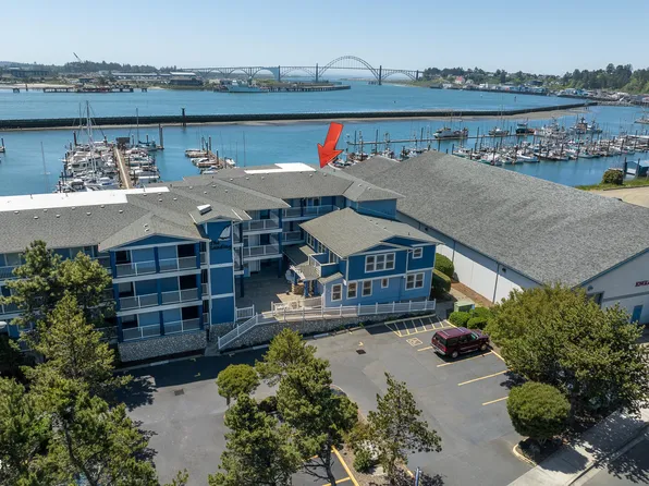 890 SE Bay Blvd #218, Newport, OR 97365