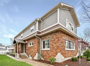 741 S Euclid Ave, Oak Park, IL 60304