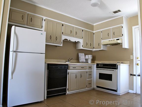 4th image of 140 Lanier Dr #40