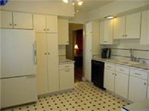 3rd image of 2318 Chapel Dr