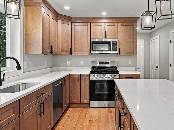 2nd image of 32 Hansonville Road