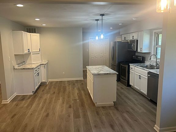 2nd image of 208 Ruoff Dr