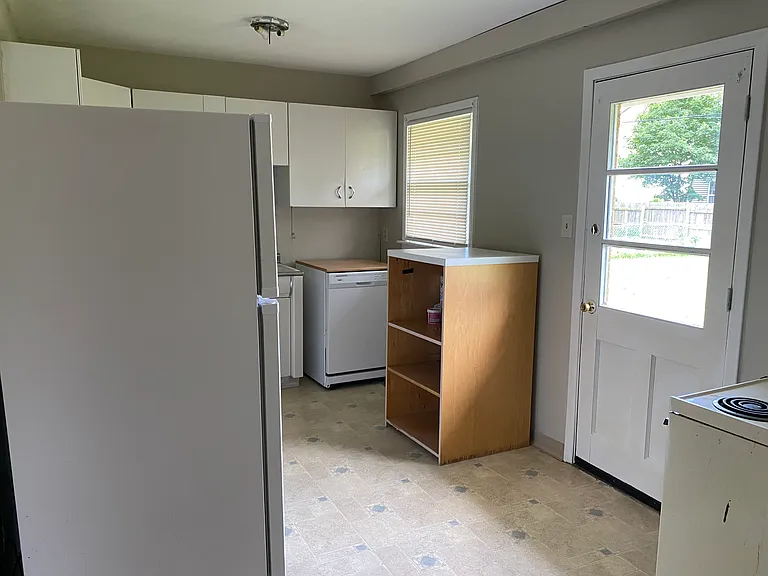 1411 Hartford Rd — Photo 5