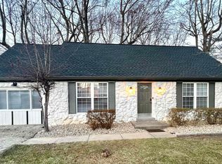 7402 Oaklawn Dr, Newburgh, IN 47630