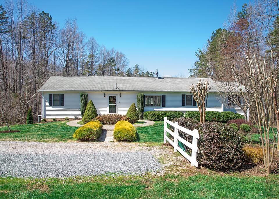 1st image of 181 Henrys Mill Ct